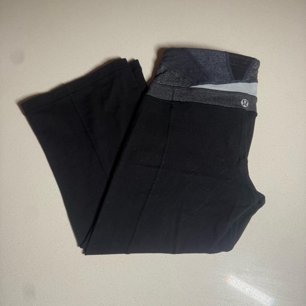 Lululemon Reversible Groove Crop Pants Size 4
Black Gray Wide Leg